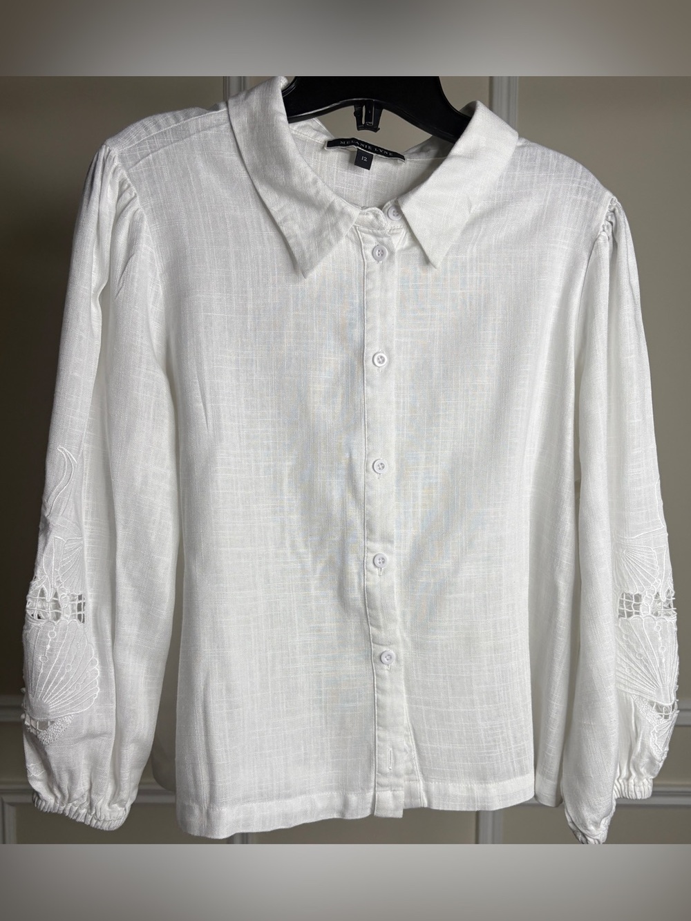 Women’s White Button-Front Linen- Blend Blouse with Embroidered Sleeves